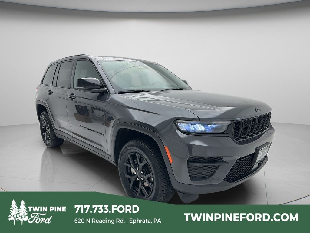 Used 2024 Jeep Grand Cherokee Altitude SUV