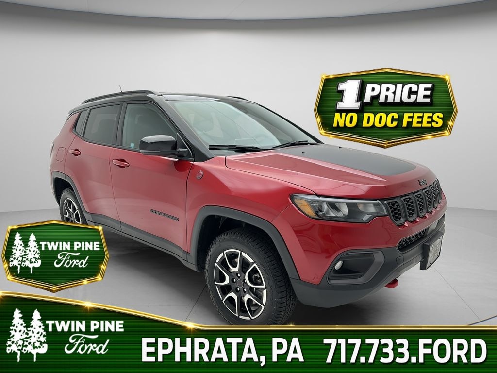 Used 2025 Jeep Compass Trailhawk SUV