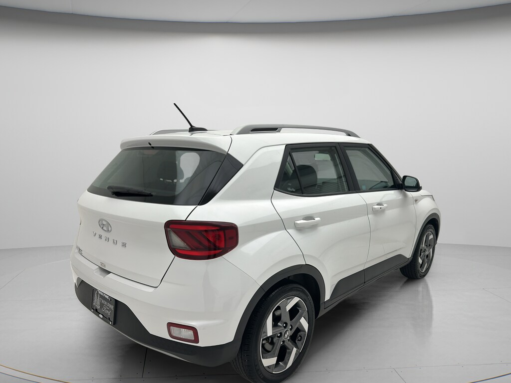 Used 2025 Hyundai Venue SEL SUV