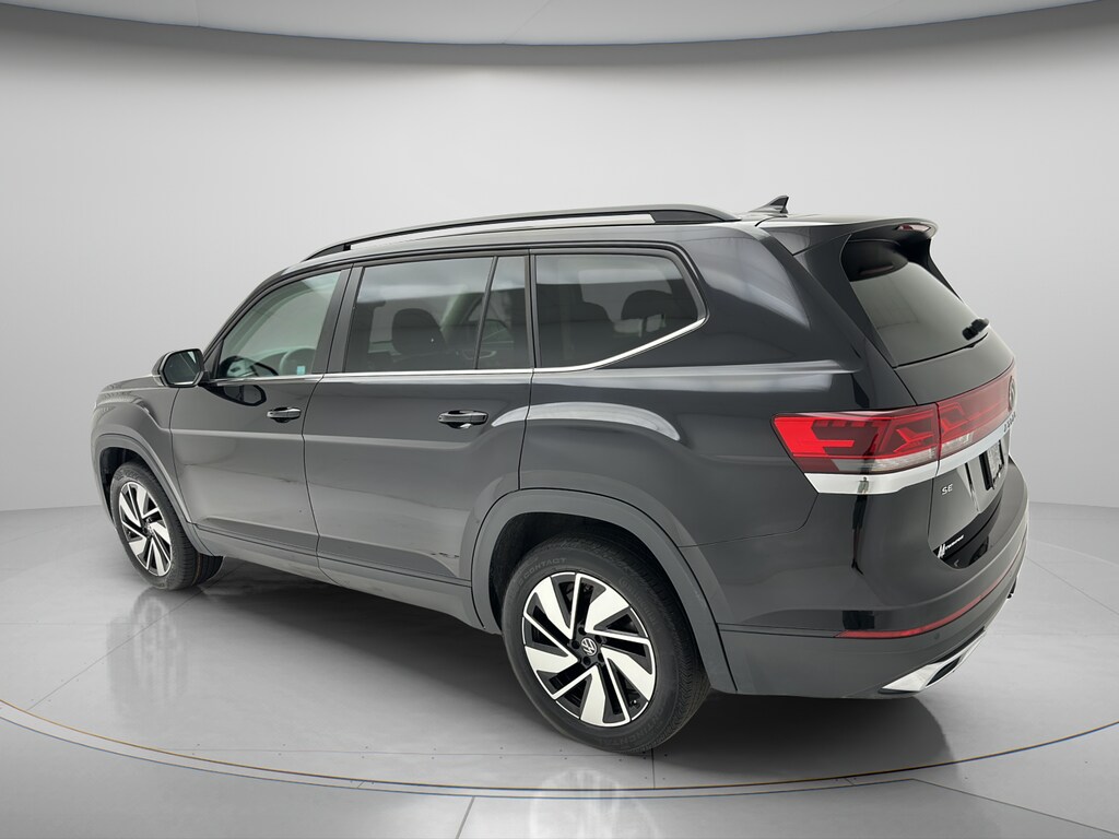 Used 2025 Volkswagen Atlas 2.0T SE w/Technology SUV