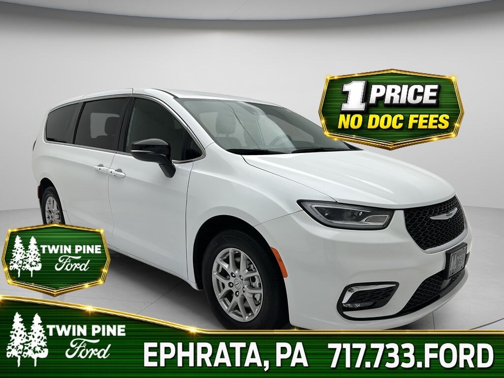 Used 2025 Chrysler Pacifica Select Minivan/Van