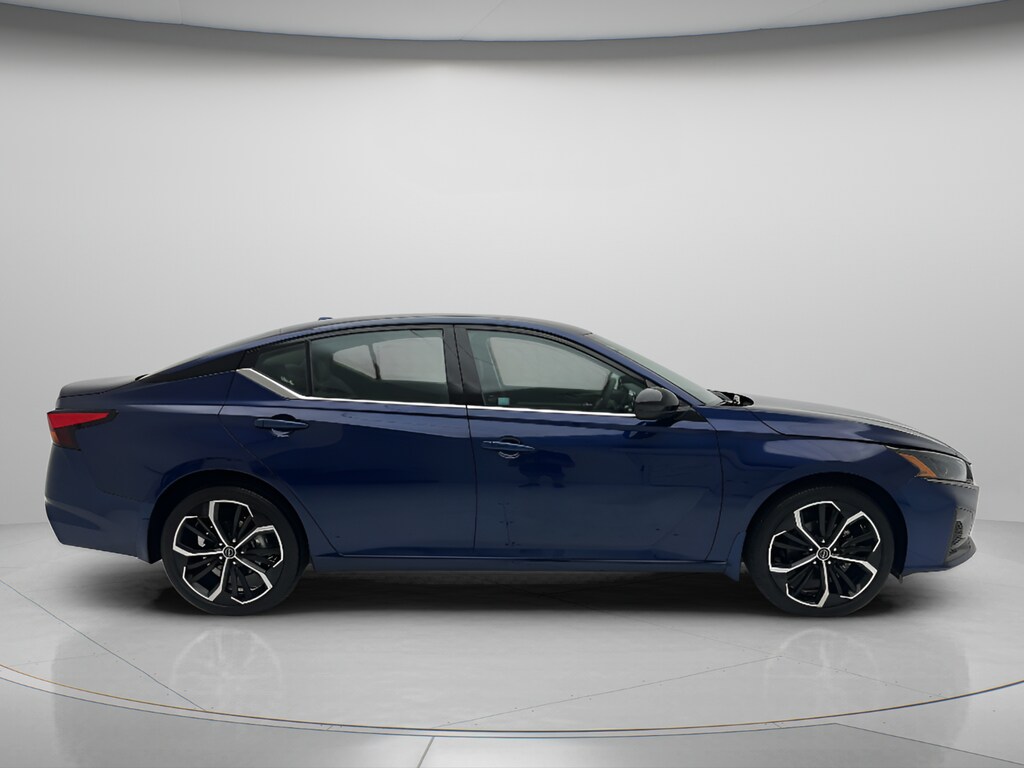 Used 2024 Nissan Altima 2.5 SR Sedan