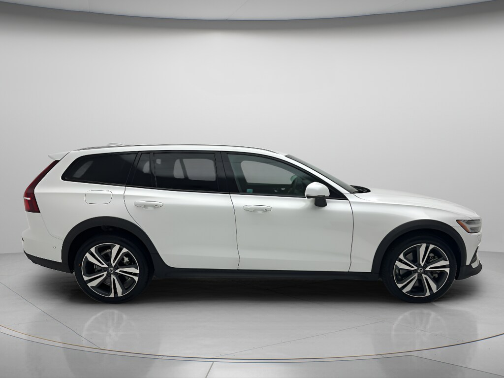 Used 2025 Volvo V60 Cross Country B5 Plus Wagon