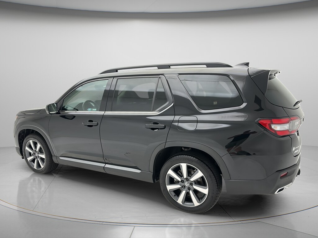 Used 2025 Honda Pilot Elite SUV