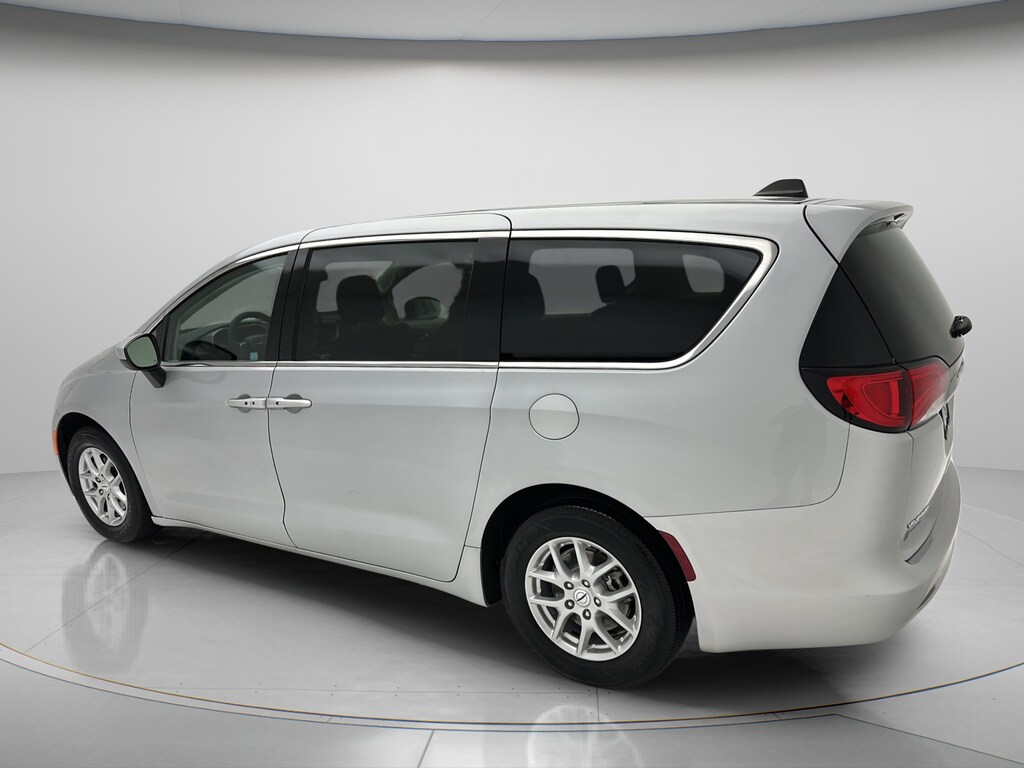 Used 2022 Chrysler Voyager LX Minivan/Van