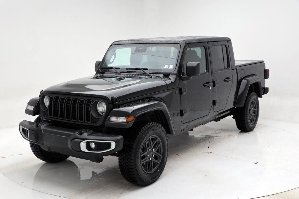 Used 2024 Jeep Gladiator Sport S Truck