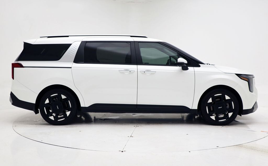 Used 2025 Kia Carnival EX Minivan/Van