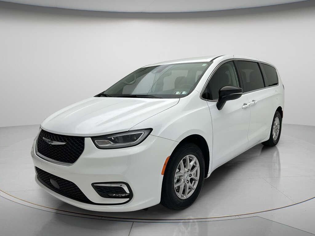 Used 2024 Chrysler Pacifica Touring L Minivan/Van