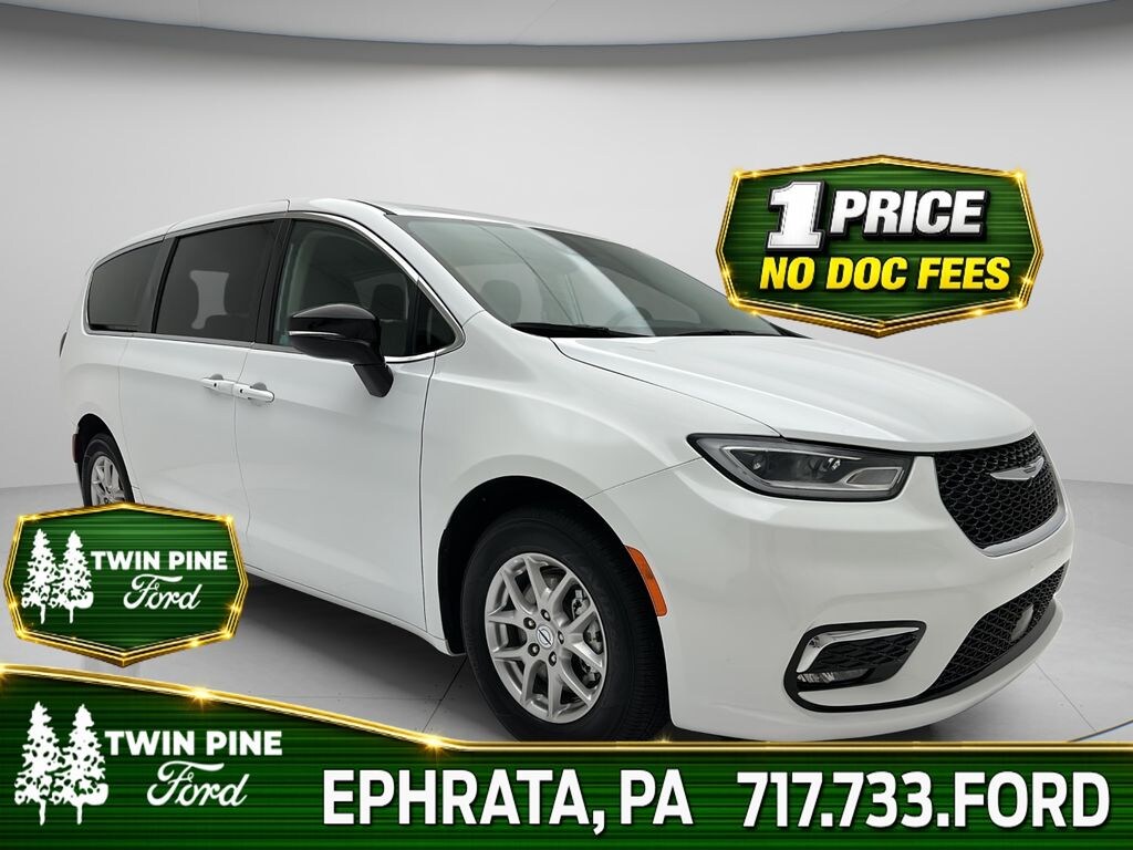Used 2024 Chrysler Pacifica Touring L Minivan/Van