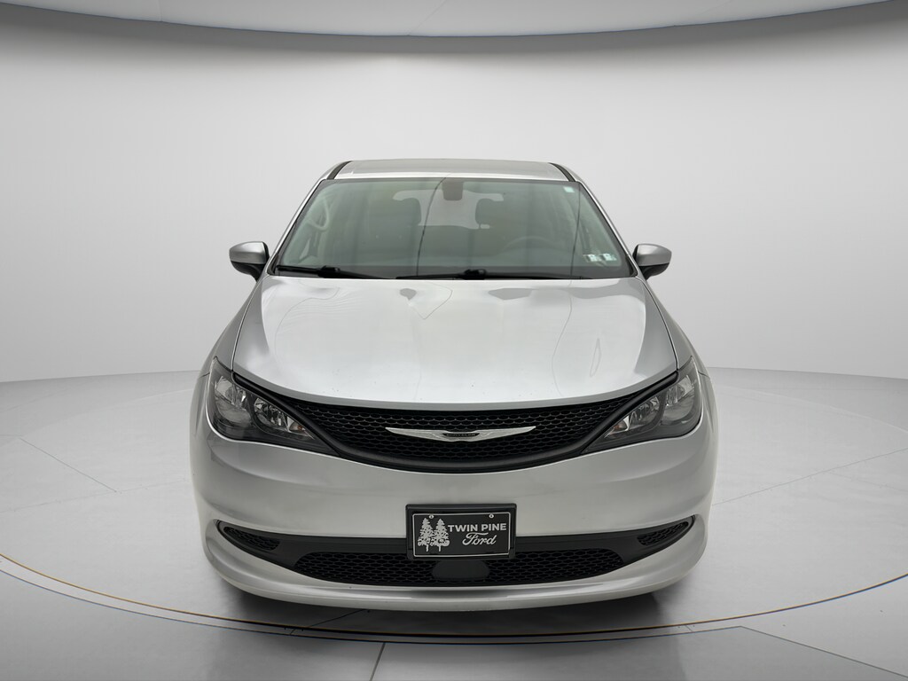 Used 2022 Chrysler Voyager LX Minivan/Van