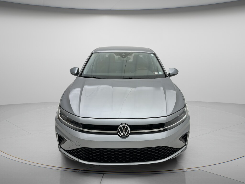 Used 2025 Volkswagen Jetta 1.5T SE Sedan