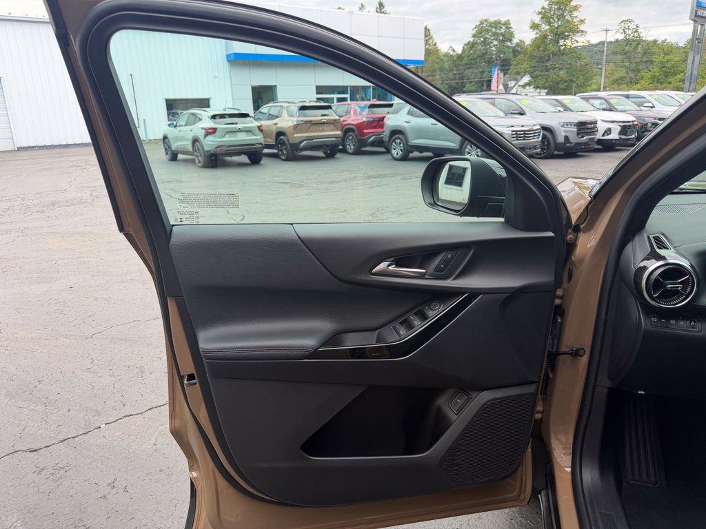 2027 Chevrolet Equinox LT - Photo 37