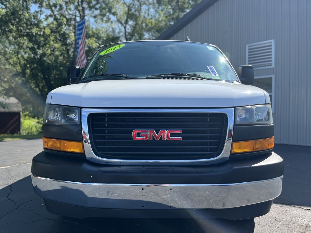 2023 Gmc Savana Cargo 2500 photo 2
