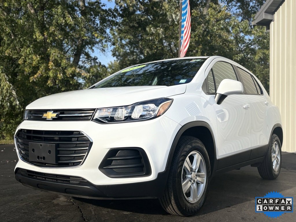 2022 Chevrolet Trax LS photo 3
