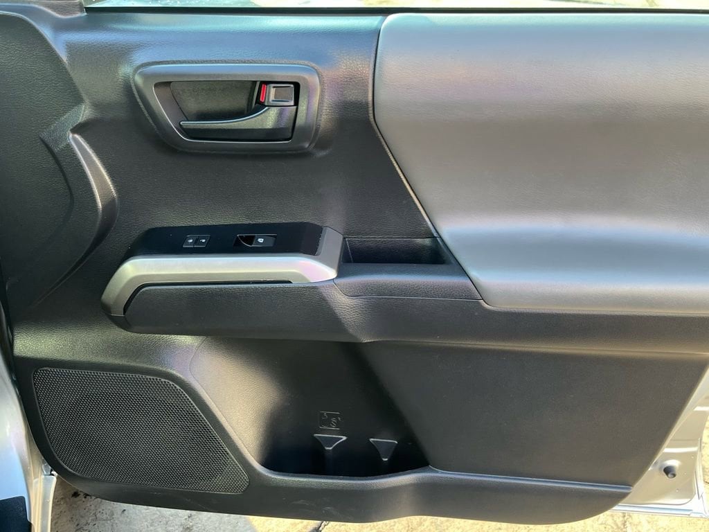 2023 Toyota Tacoma SR5 - Photo 33