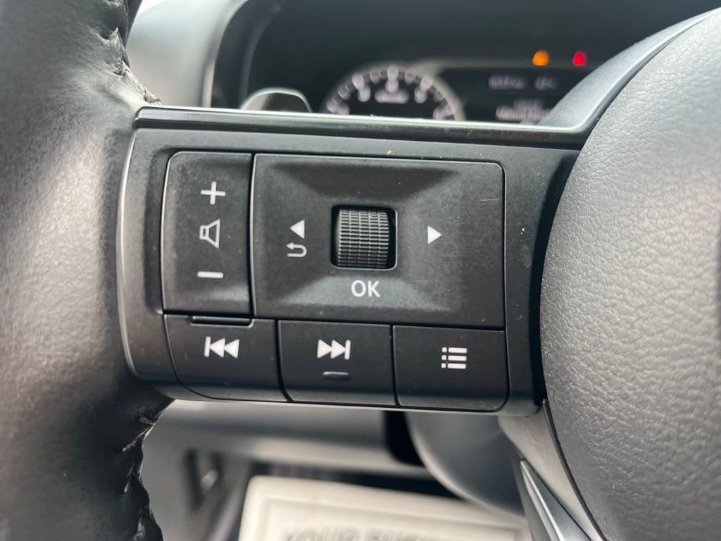 2025 Nissan Pathfinder SV - Photo 13