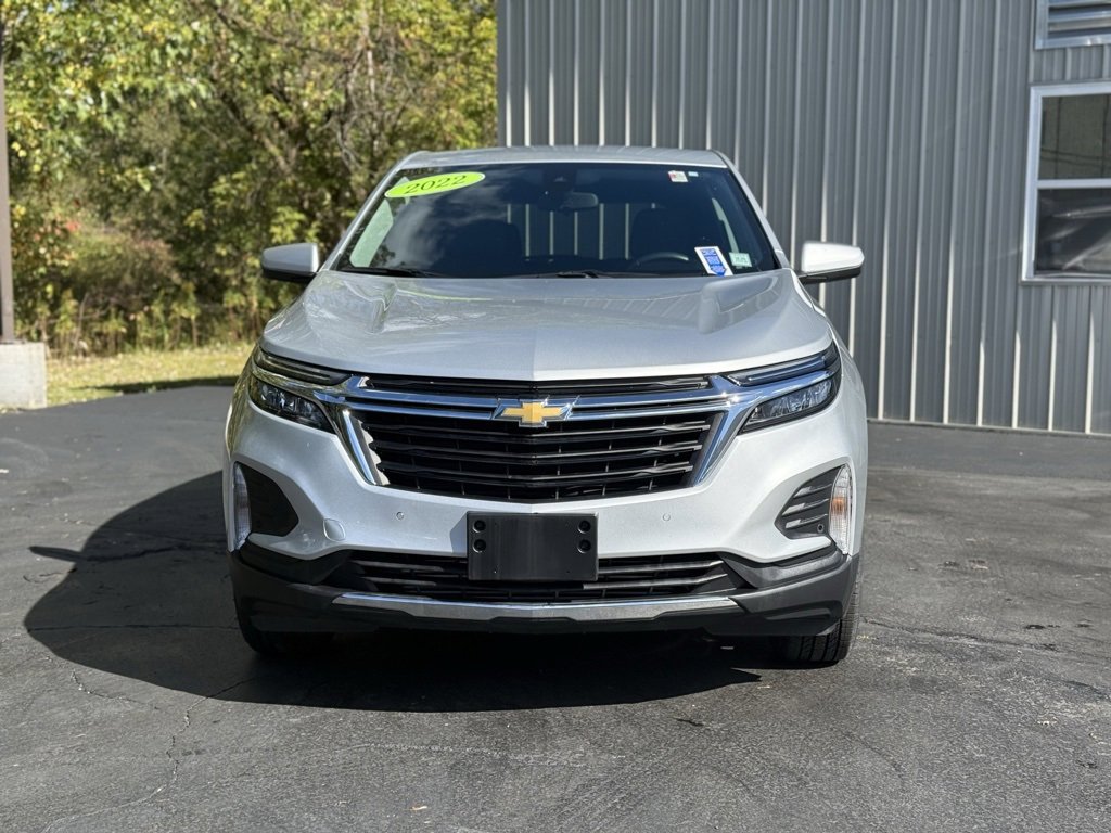 2022 Chevrolet Equinox LT photo 2
