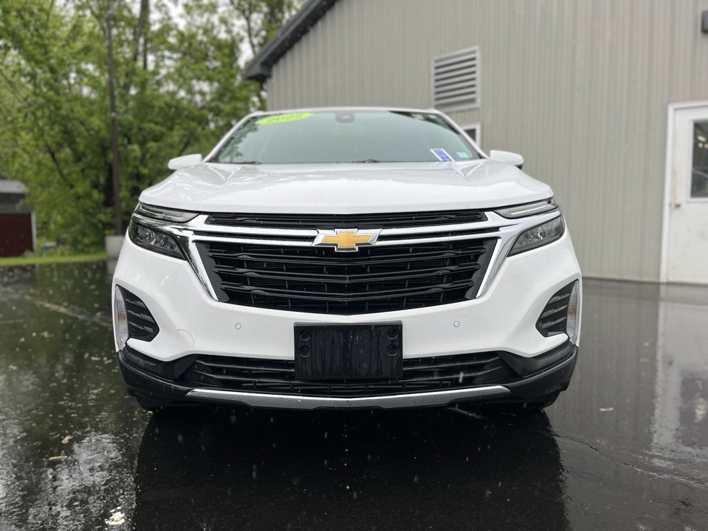 2022 Chevrolet Equinox LT photo 2