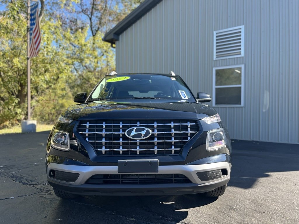Used 2023 Hyundai Venue SEL SUV