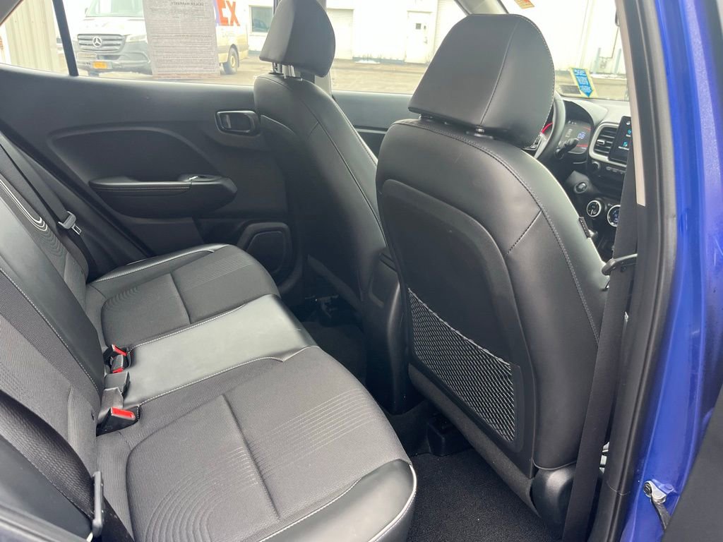 2023 Hyundai Venue Limited - Photo 31