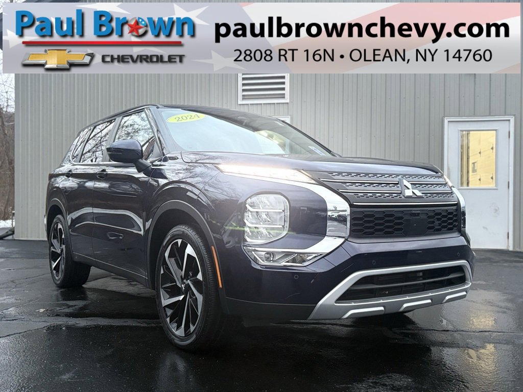 2024 Mitsubishi Outlander SE's photo