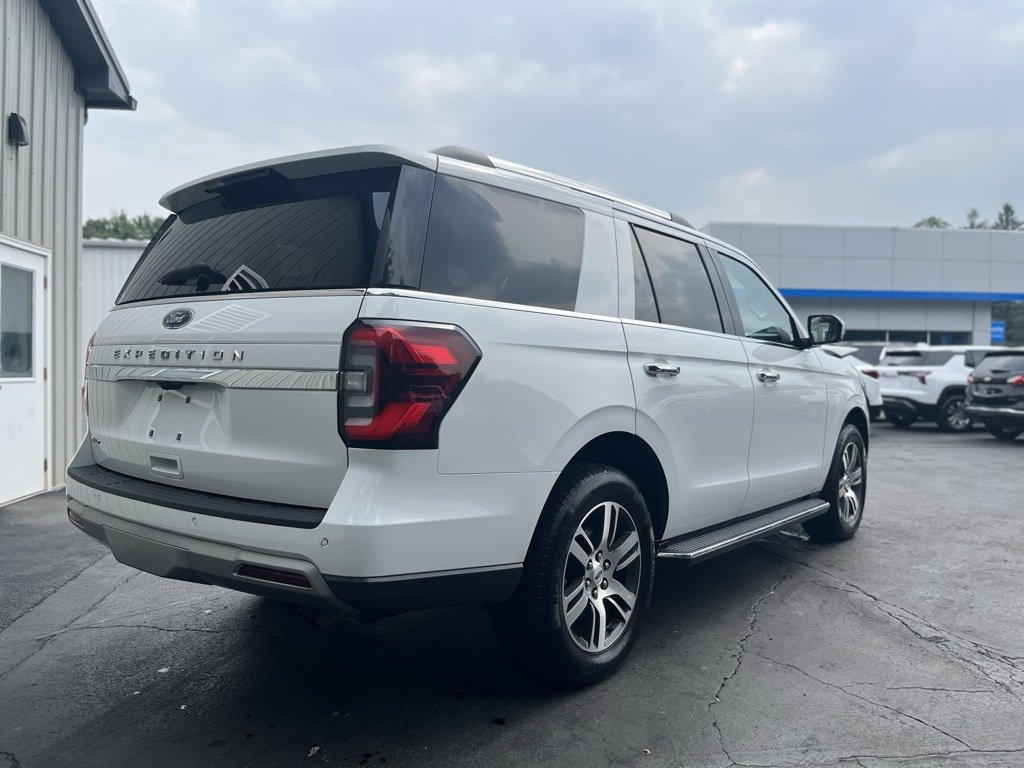 2023 Ford Expedition Limited photo 3