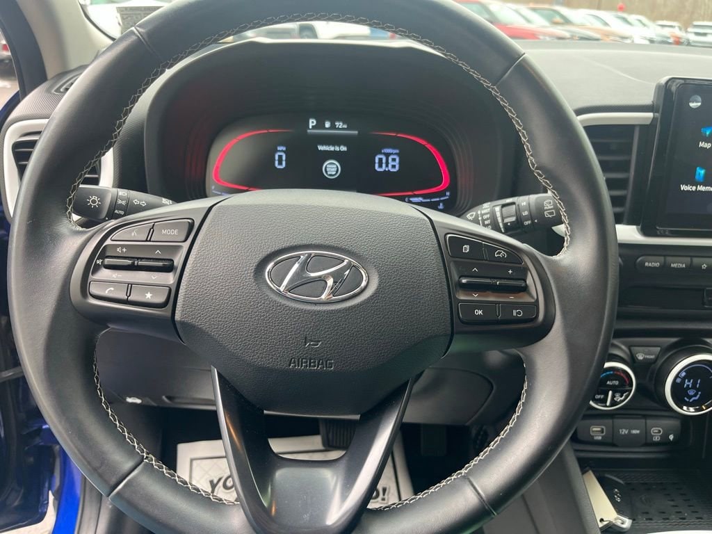 2023 Hyundai Venue Limited - Photo 18
