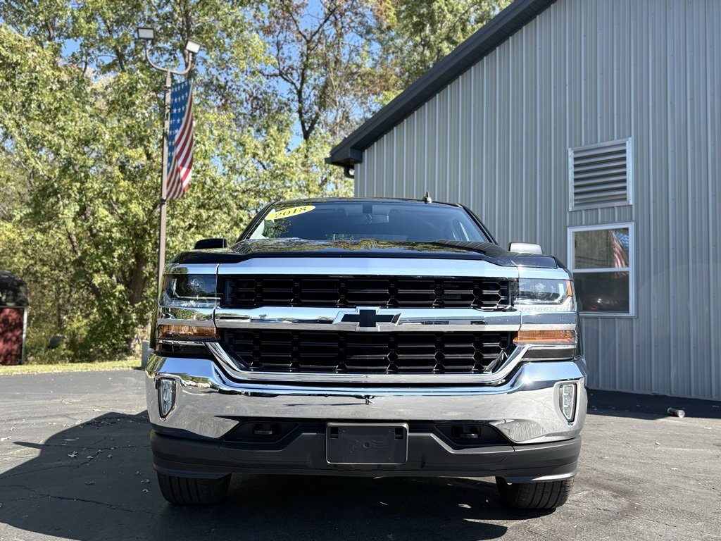 2018 Chevrolet Silverado 1500 LT photo 2