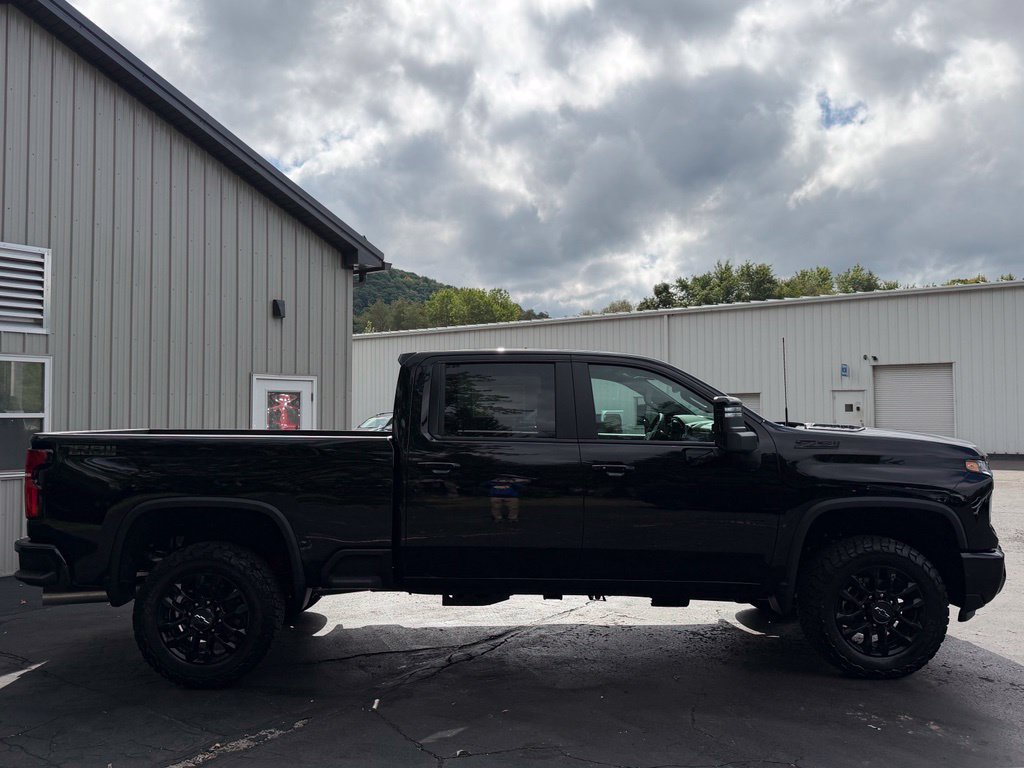 2026 Chevrolet Silverado 3500 HD LT - Photo 9