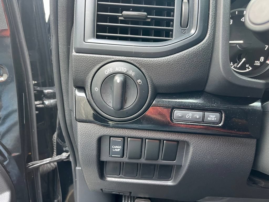 2024 Nissan Titan SV - Photo 22