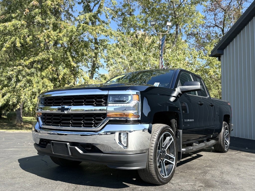2018 Chevrolet Silverado 1500 LT photo 3