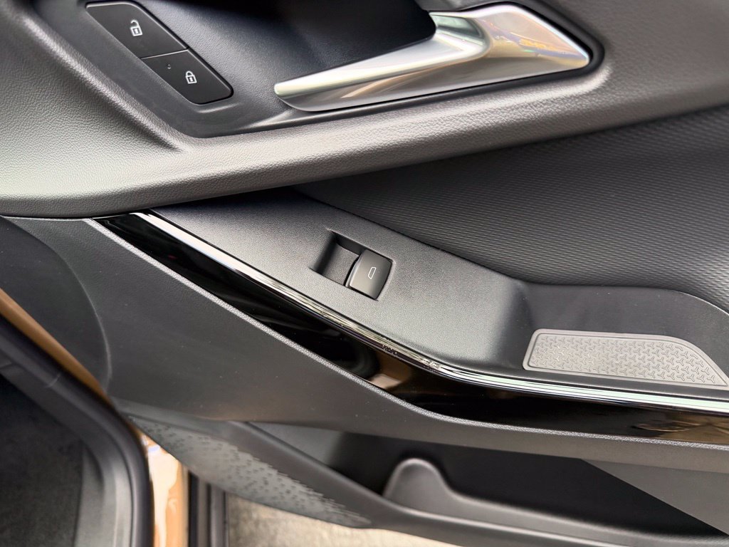 2027 Chevrolet Equinox LT - Photo 52
