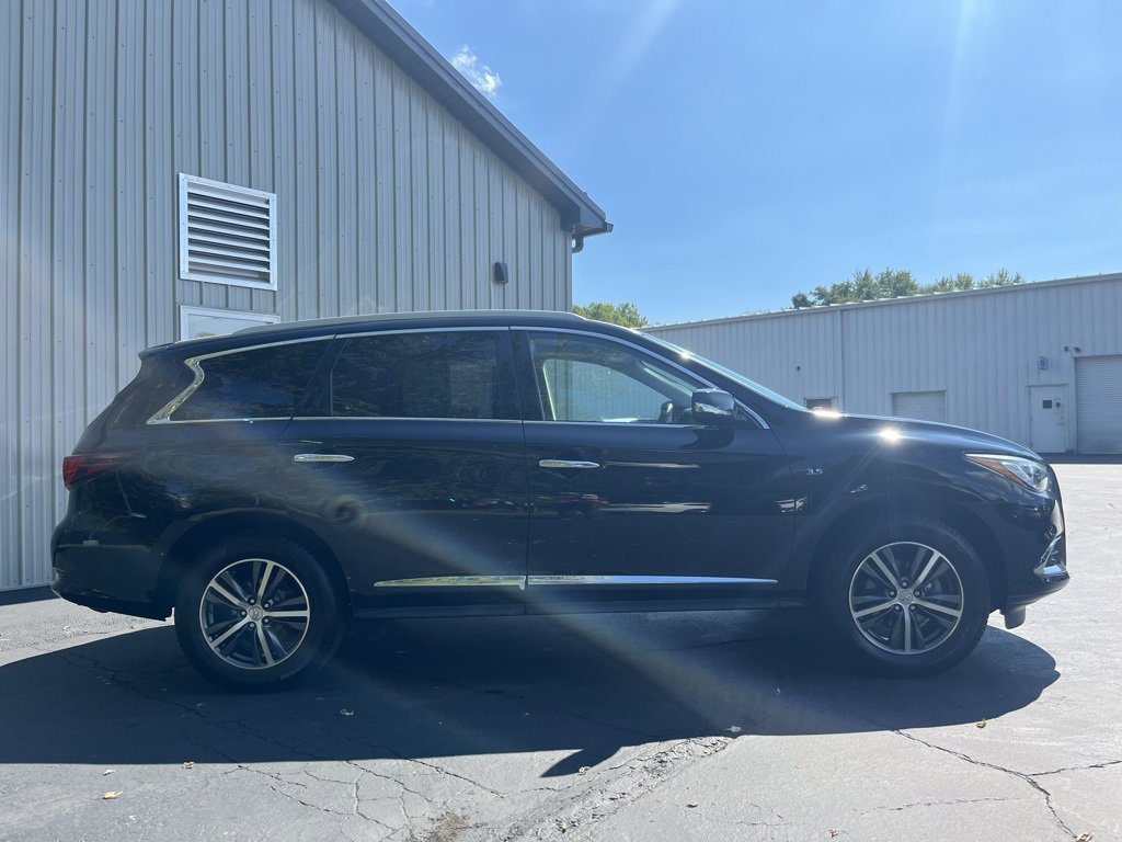 2019 Infiniti QX60 Luxe photo 2