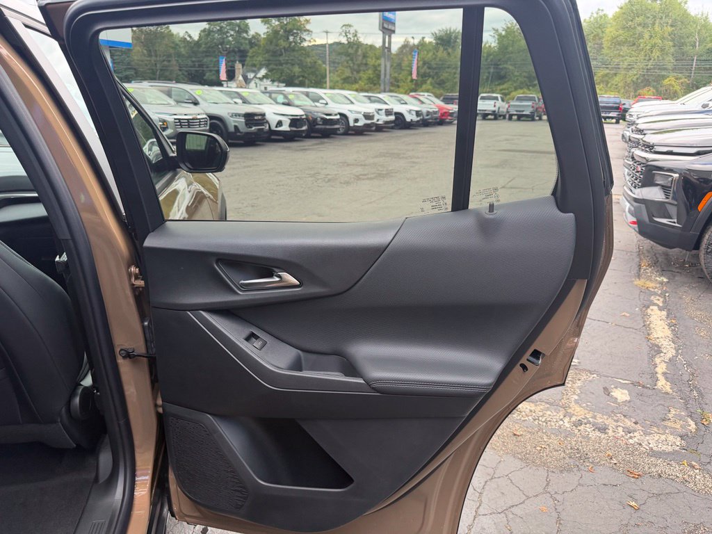 2027 Chevrolet Equinox LT - Photo 48