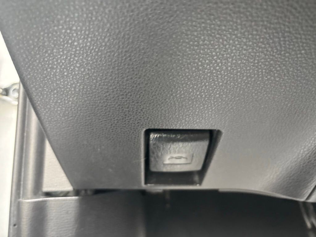 2024 Toyota Corolla LE - Photo 22