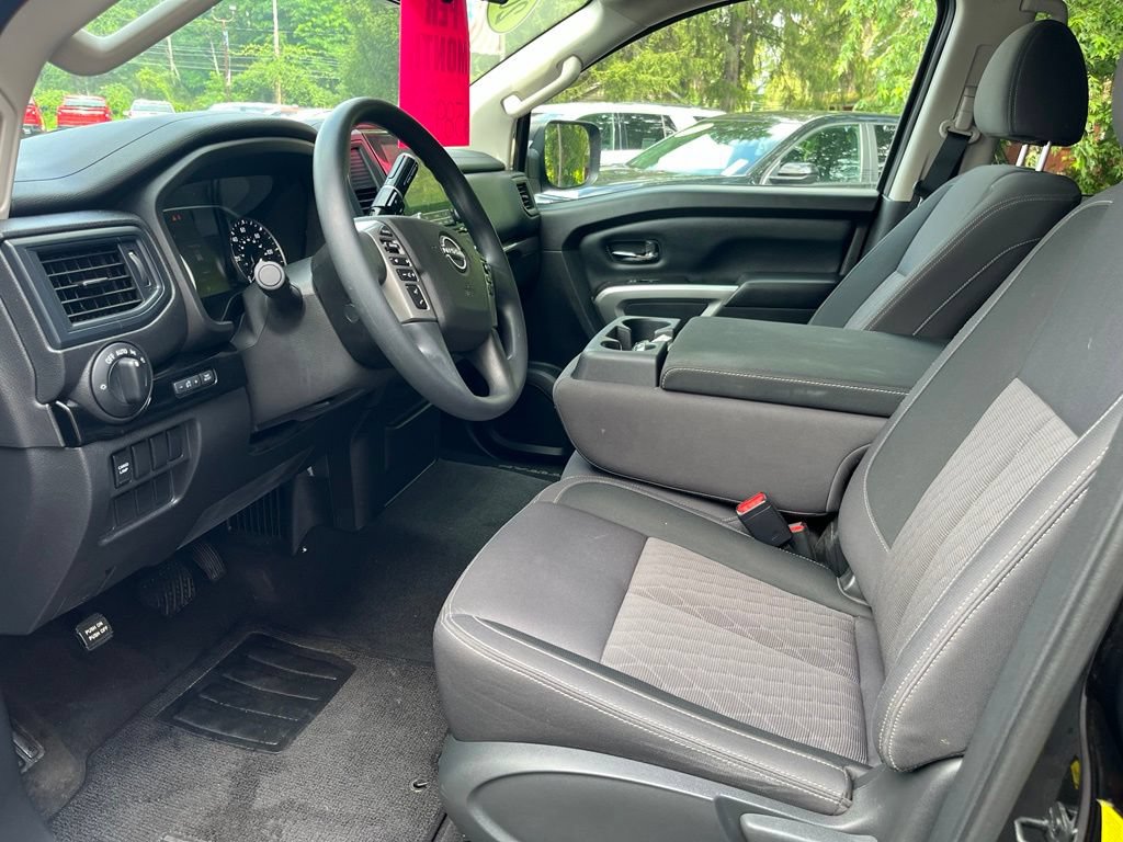 2024 Nissan Titan SV - Photo 16