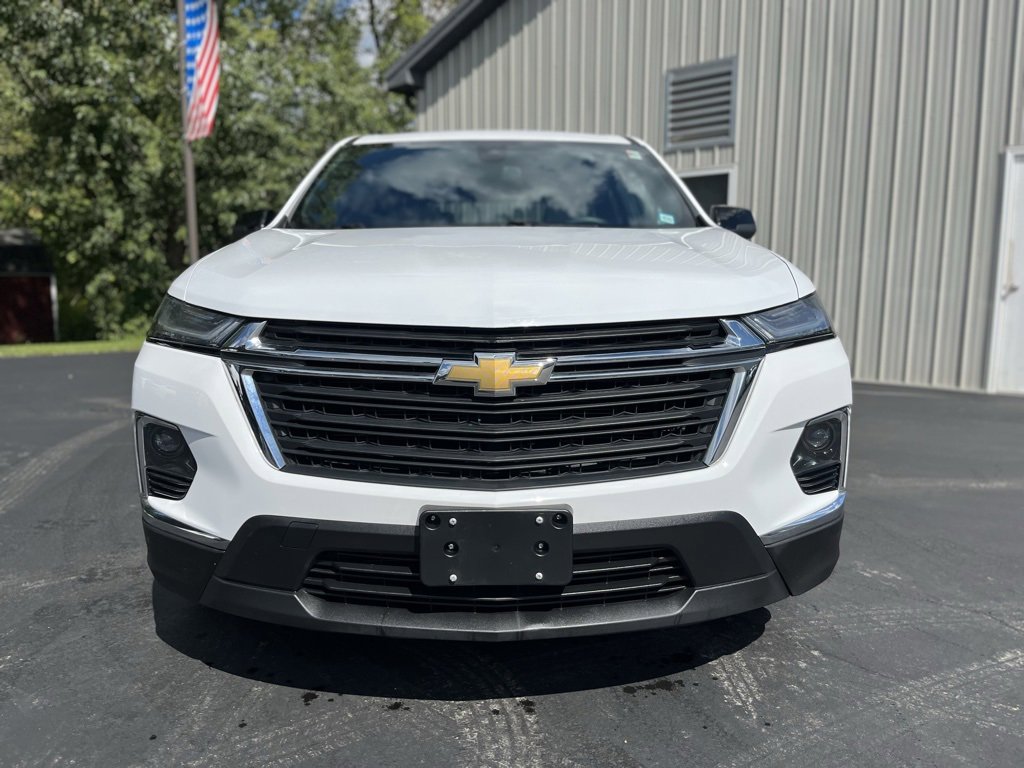 2023 Chevrolet Traverse LS photo 2