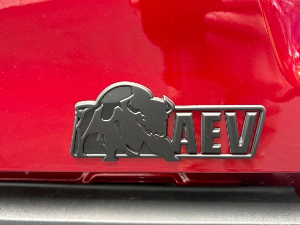 2026 Chevrolet Colorado ZR2 - Photo 21