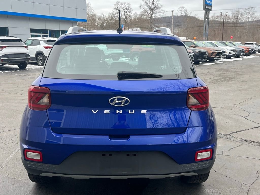 2023 Hyundai Venue Limited - Photo 9