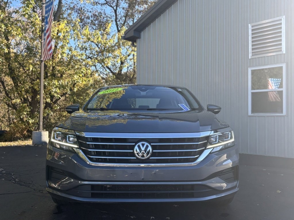 2022 Volkswagen Passat 2.0T SE photo 2