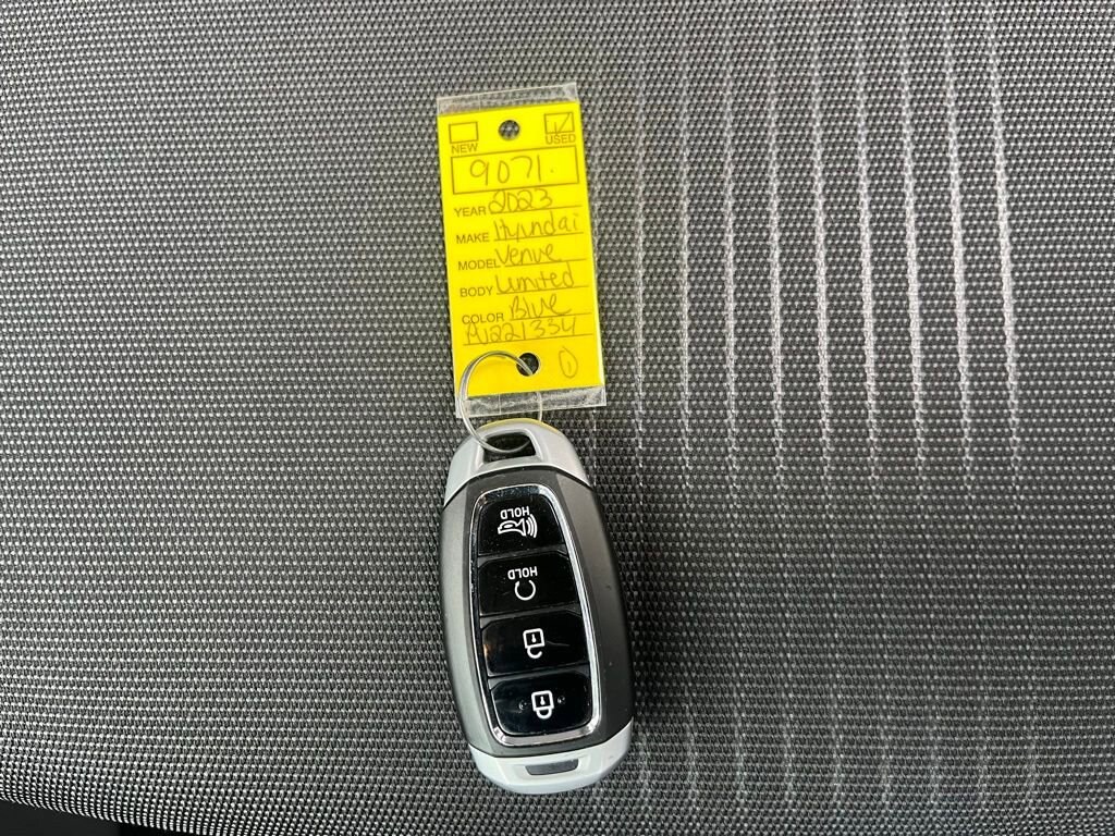 2023 Hyundai Venue Limited - Photo 36