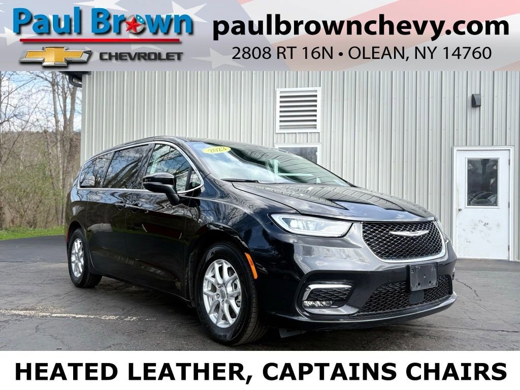 2023 Chrysler Pacifica Touring L's photo