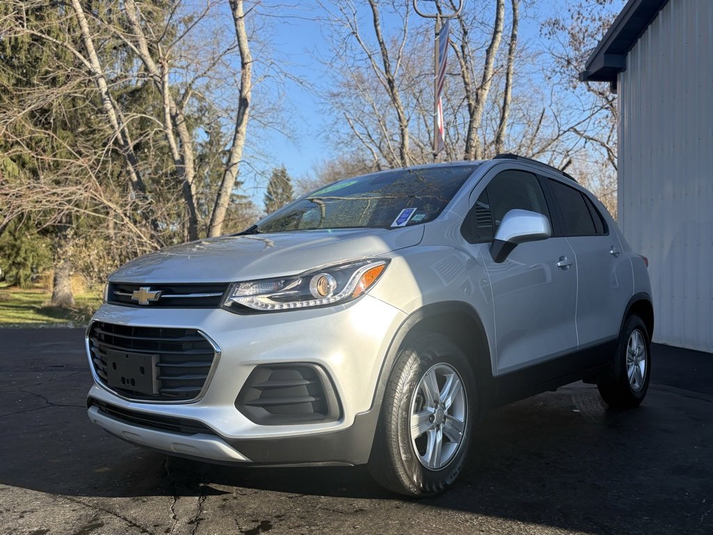 2022 Chevrolet Trax LT photo 2
