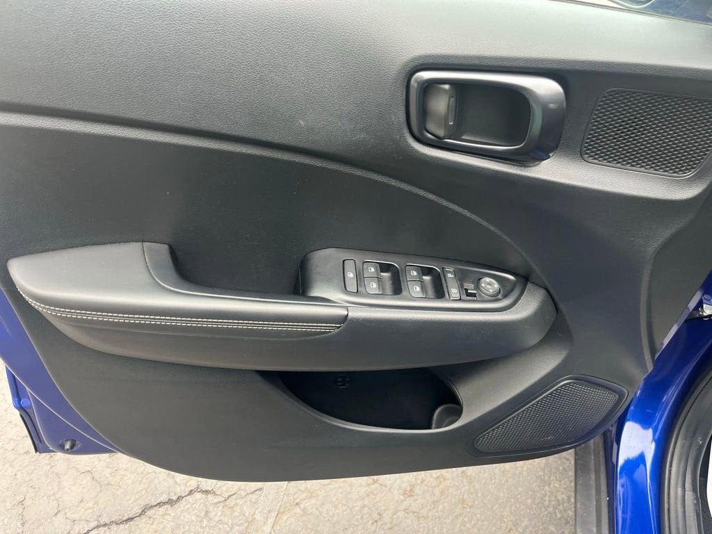 2023 Hyundai Venue Limited - Photo 27