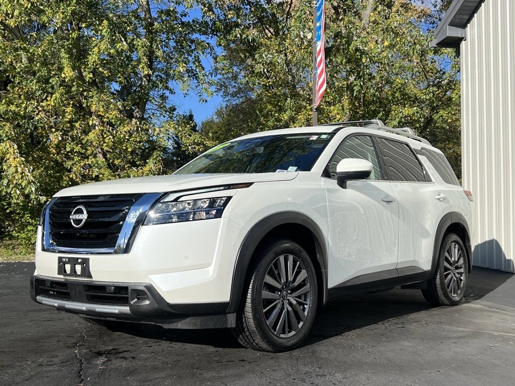 Used 2023 Nissan Pathfinder SL SUV