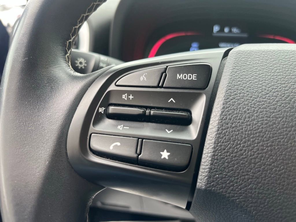 2023 Hyundai Venue Limited - Photo 19