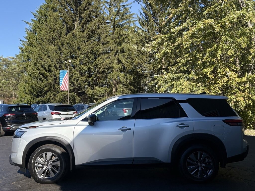 2024 Nissan Pathfinder S photo 4