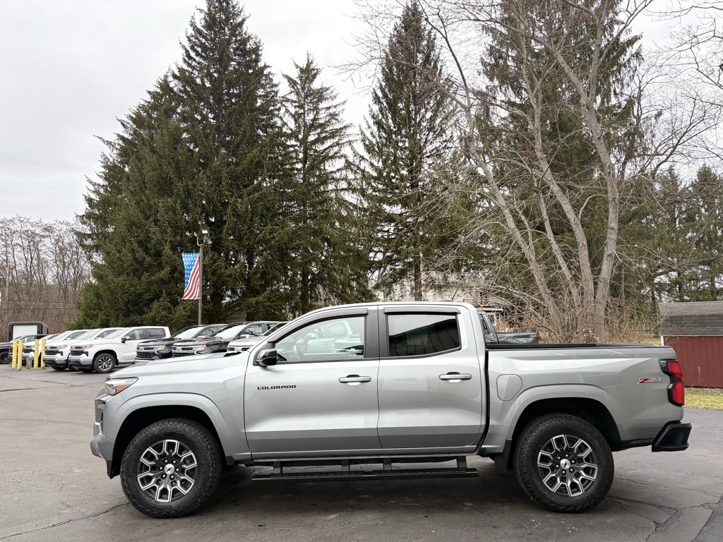 2023 Chevrolet Colorado Z71 photo 3