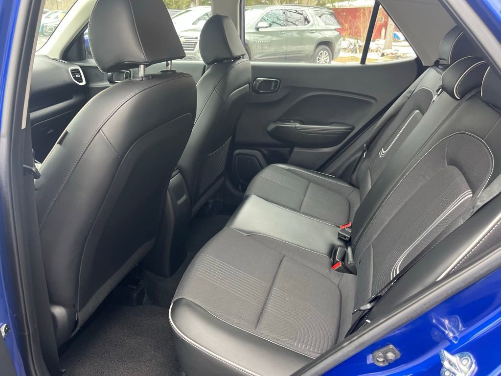 2023 Hyundai Venue Limited - Photo 29