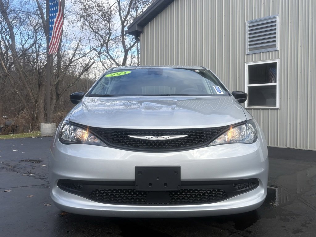 2024 Chrysler Voyager LX photo 2